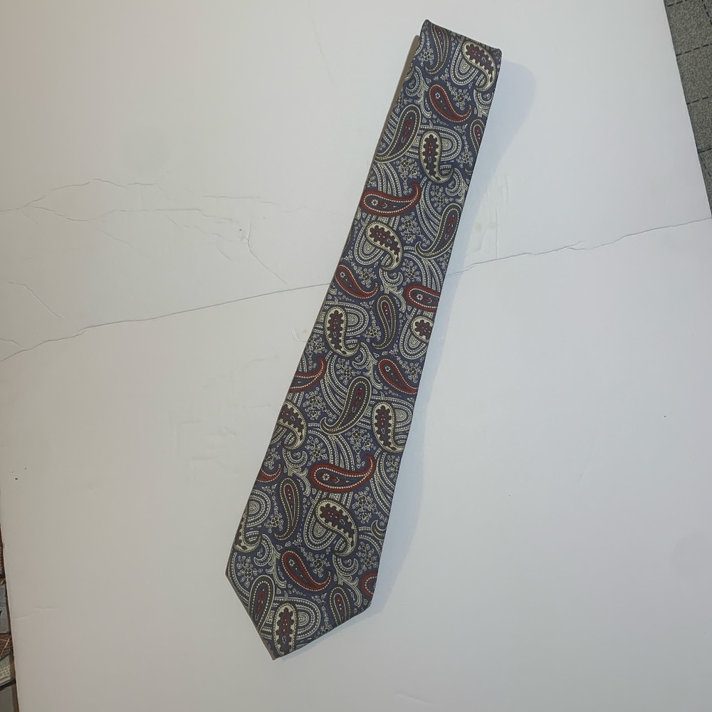Neiman-Marcus silk men’s tie